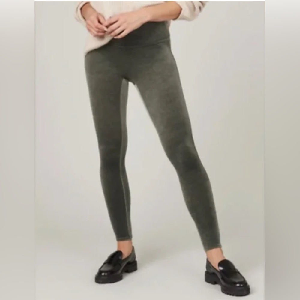 SPANX NWT Velvet Leggings Dark Palm